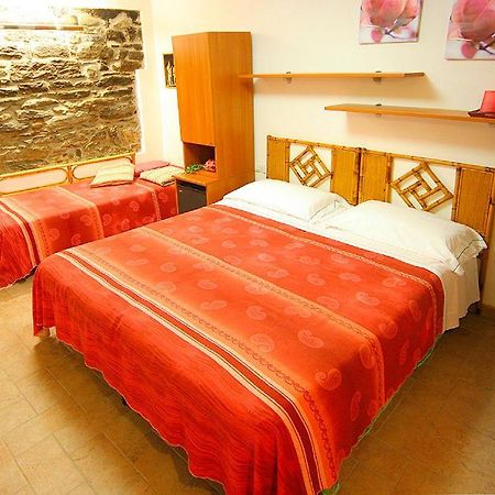 Francamaria Rooms ヴェルナッツァ 部屋 写真
