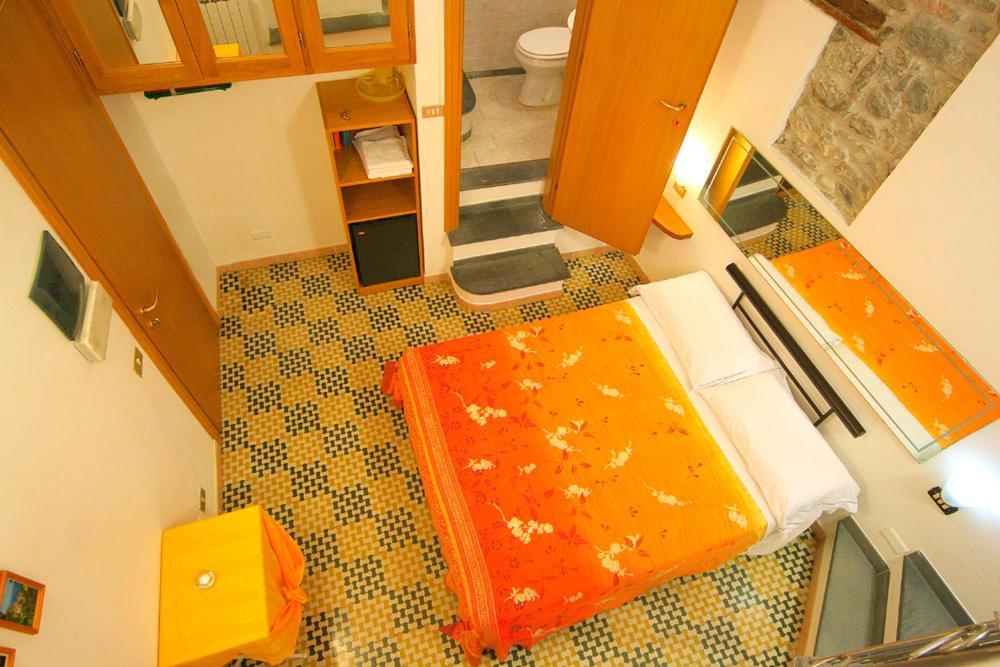 Francamaria Rooms ヴェルナッツァ 部屋 写真