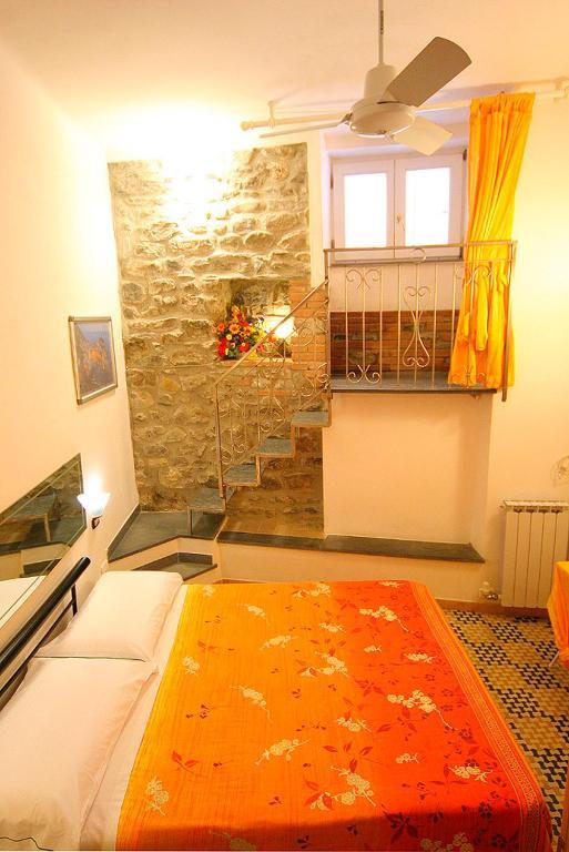 Francamaria Rooms ヴェルナッツァ 部屋 写真