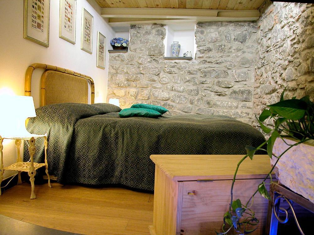 Francamaria Rooms ヴェルナッツァ 部屋 写真